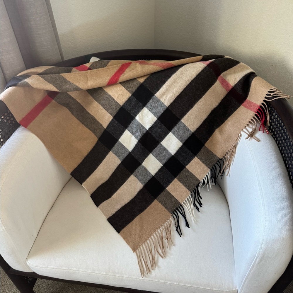 FLASH SALE: Burberry Traingle Wool Scarf